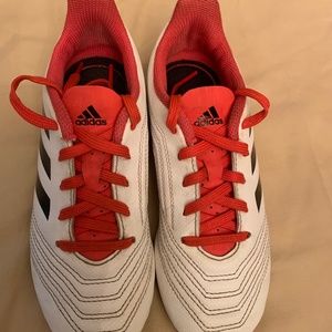 Adidas Predator Outdoor Soccer Cleats IN WHITE W/RED and BLACK youth male size 1